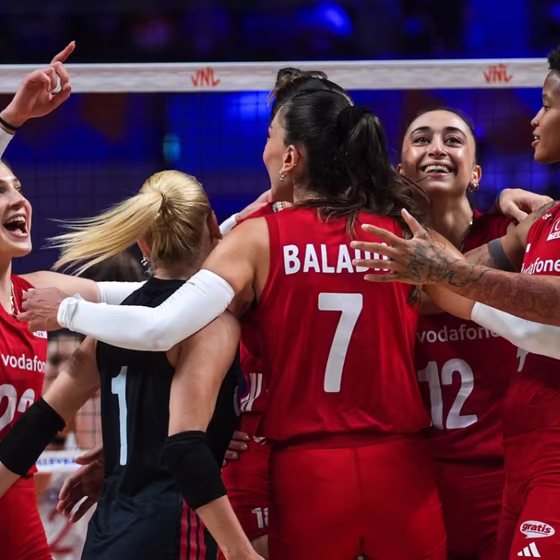 Filenin Sultanları finalde: Çin karşısında set vermeden zafer