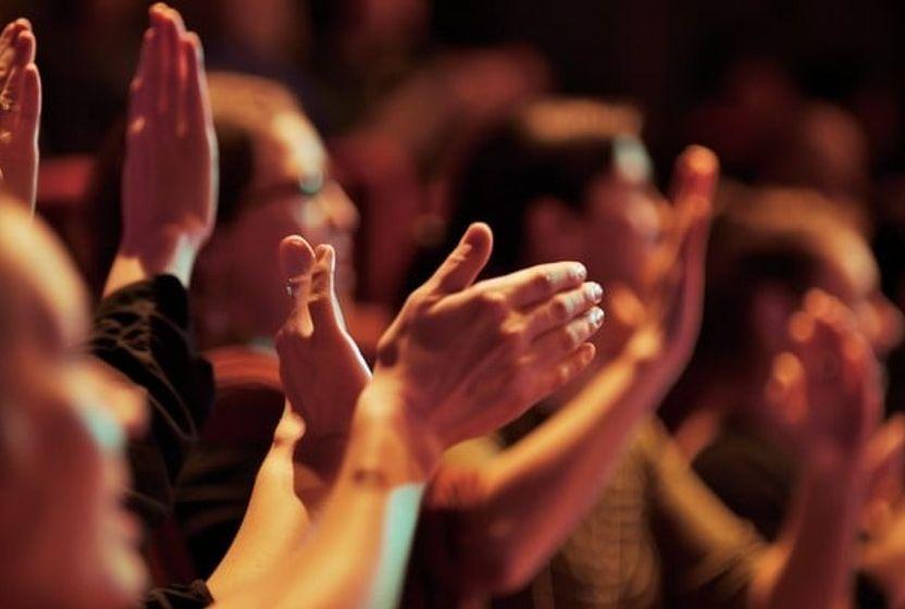 hikaye-cok-gercek-az-alkis-ekonomisinin-golgesinde-performans