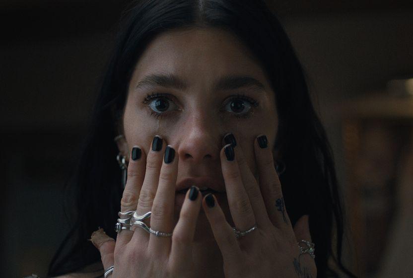 something-very-bad-is-going-to-happen-evlilik-o-kadar-korkunc