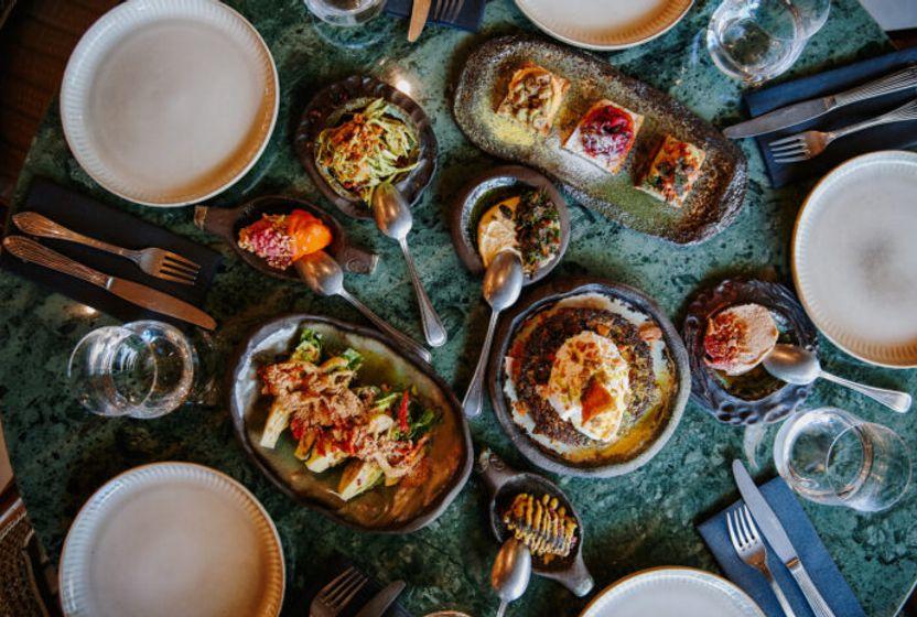 paylasimlik-tabaklardan-uzun-sofralara-istanbulda-dort-masa