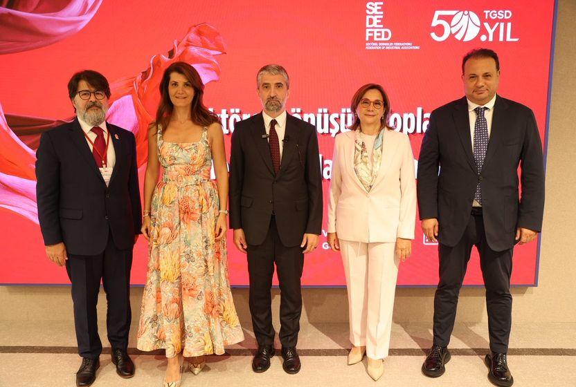 Sanayisizleşme uyarısı: Hazır giyim sektörü 2050 için yeni yol haritası sundu