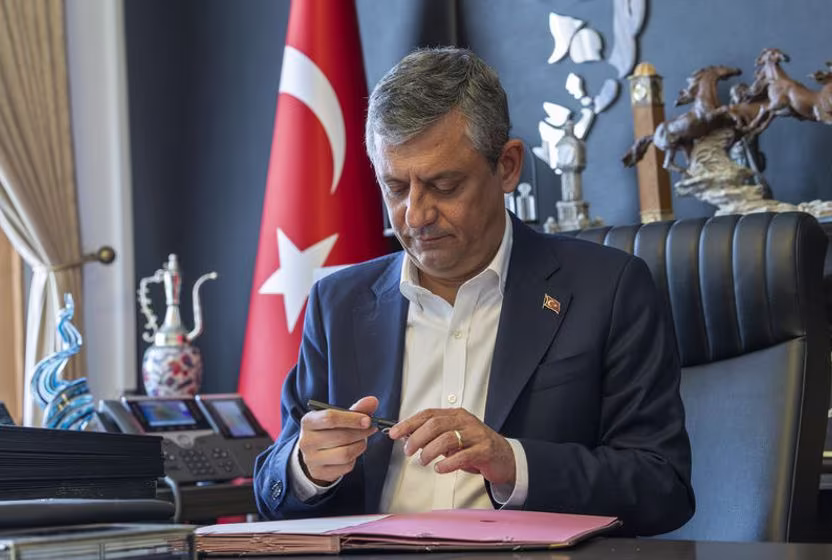 Siyasette 'yeni' dönem: 91 milletvekili CHP'den istifa ederek Yeni Parti'yi kurdu
