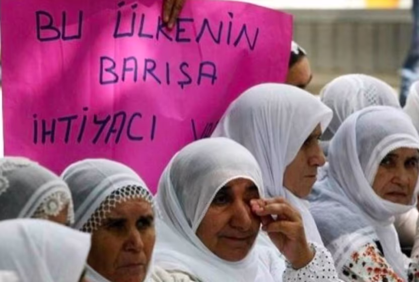 Görüş | Çerçevesiz yasa: Yasadaki eksikliklere ve hatalara rağmen Kürtler ne yapmalı?